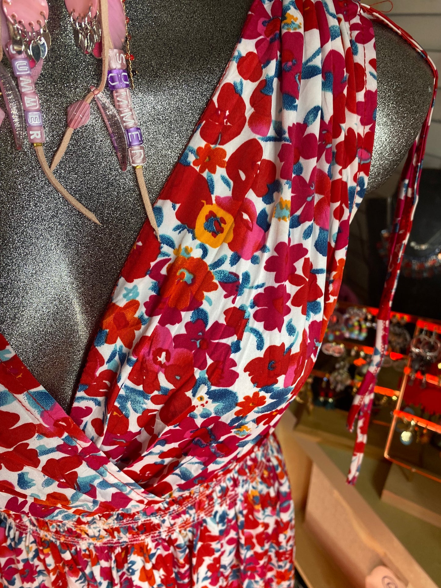 Robe magique courte épaule cordon