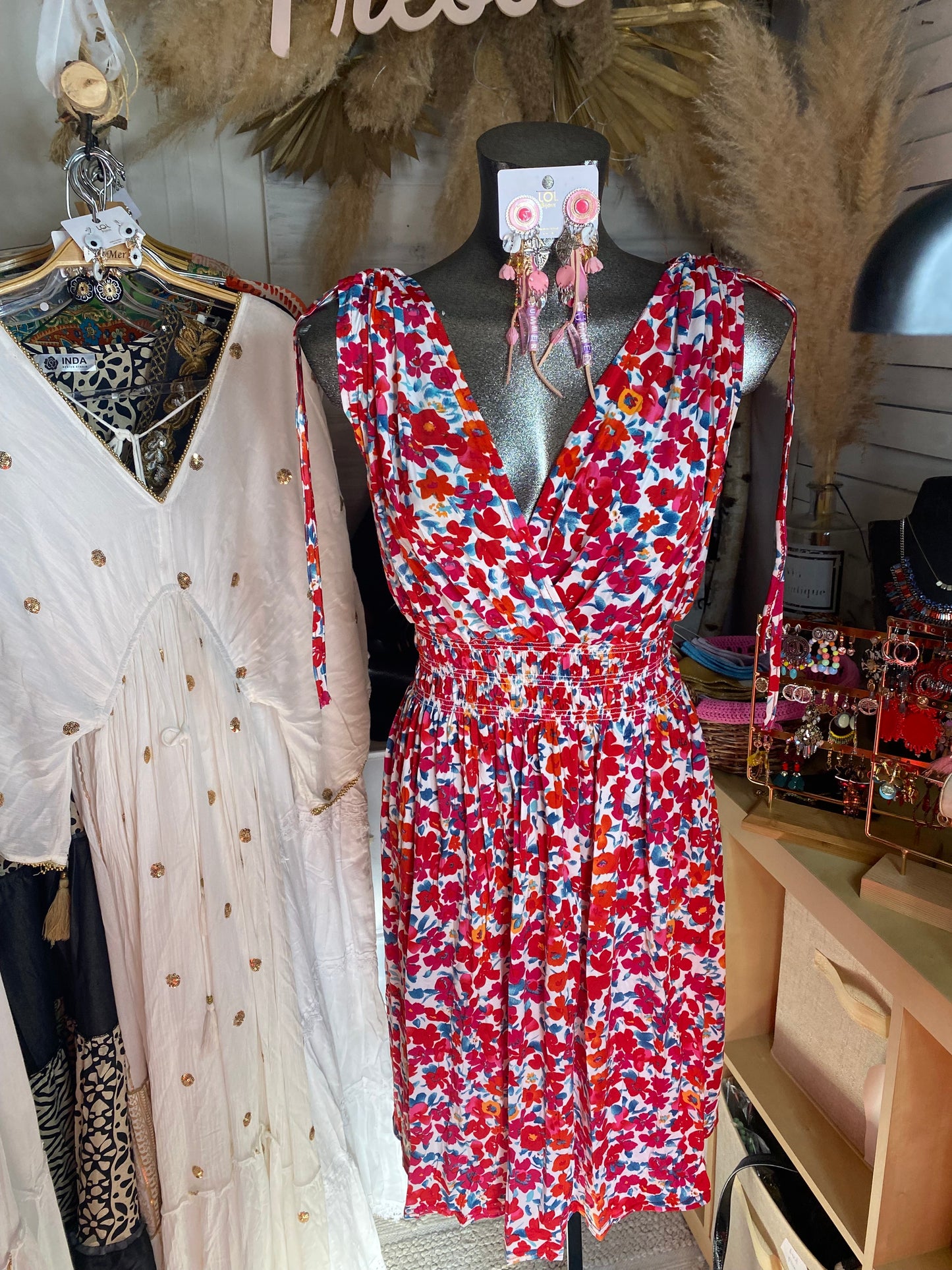 Robe magique courte épaule cordon