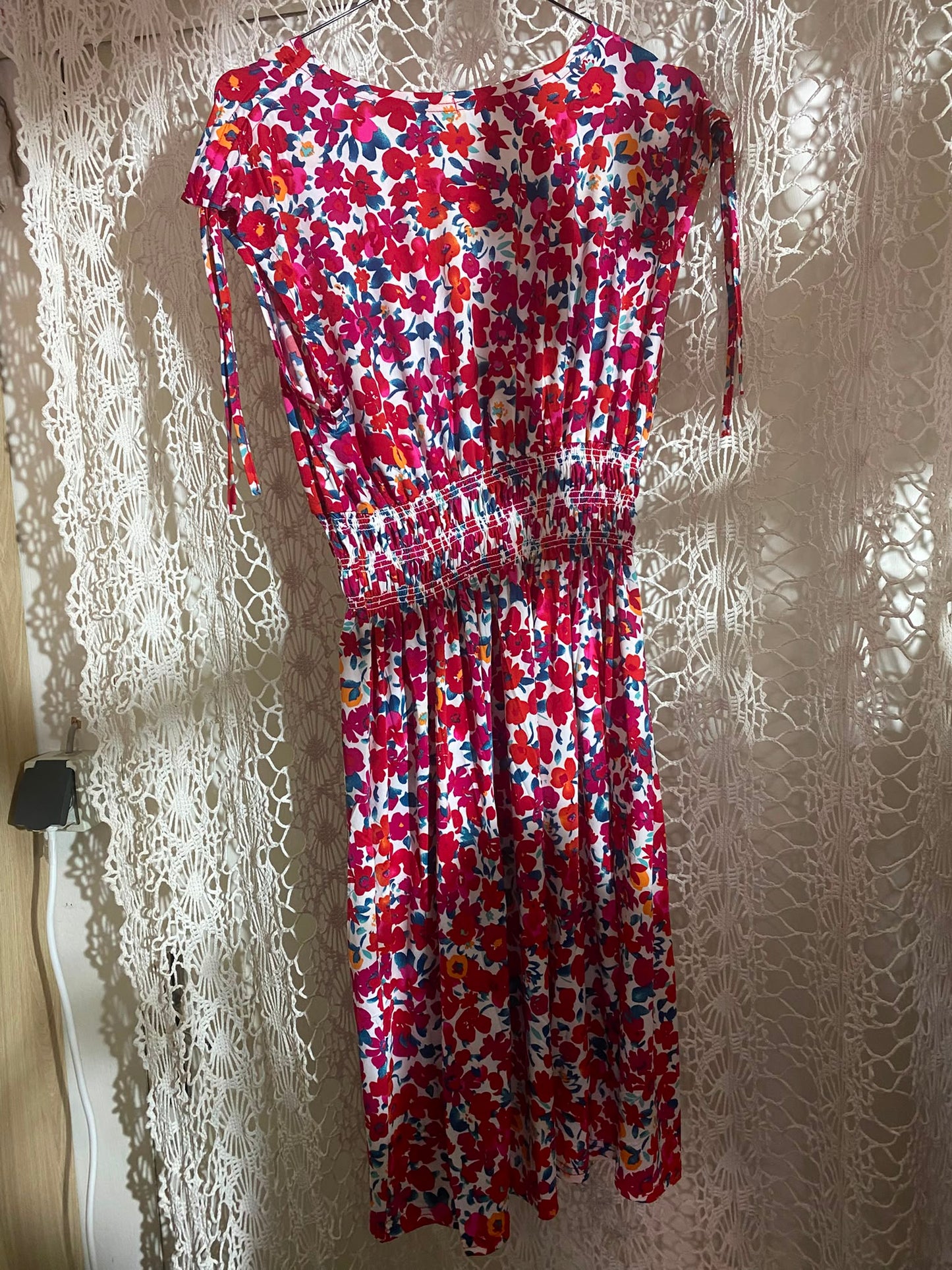 ROBEMAGIQUE COURTE , avec lacets et dos fermé 36 au 52