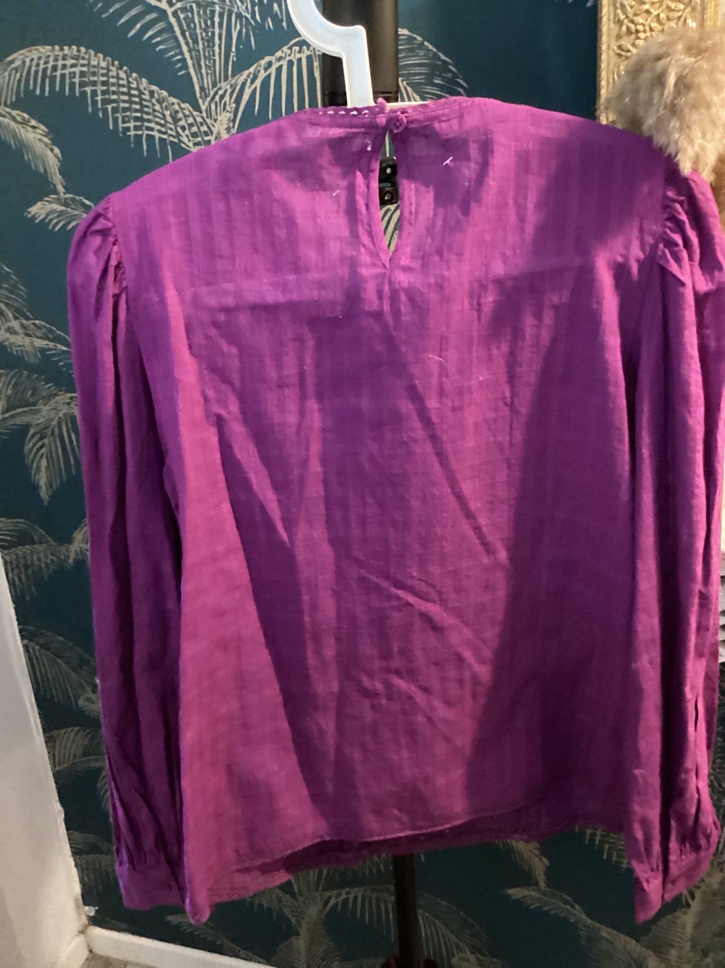 chemisier violet en dentelle anglaise taille M a vollant promod