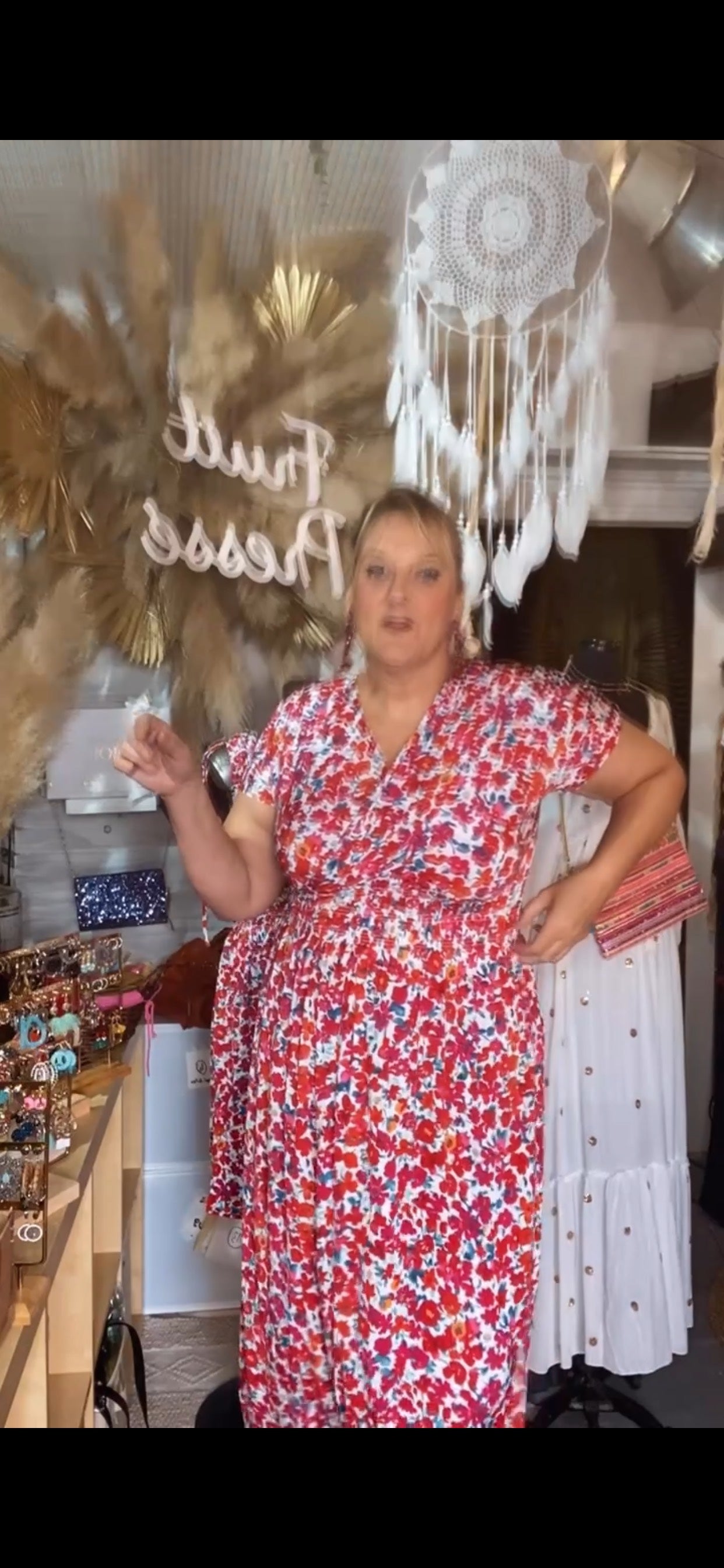 robe magique noir  feuille d'or  a manche