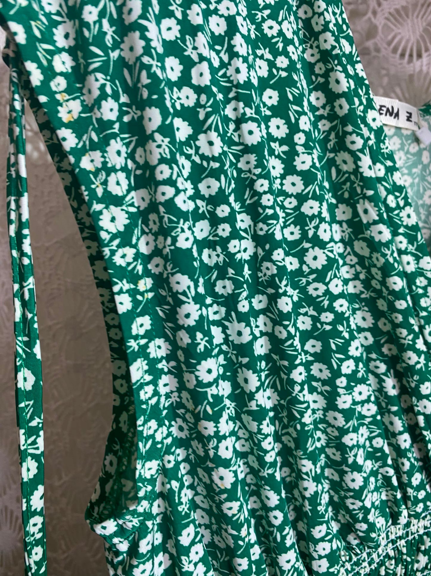 RC003 ROBE MAGIQUE COURTE , avec lacets et dos fermé 36 au 52