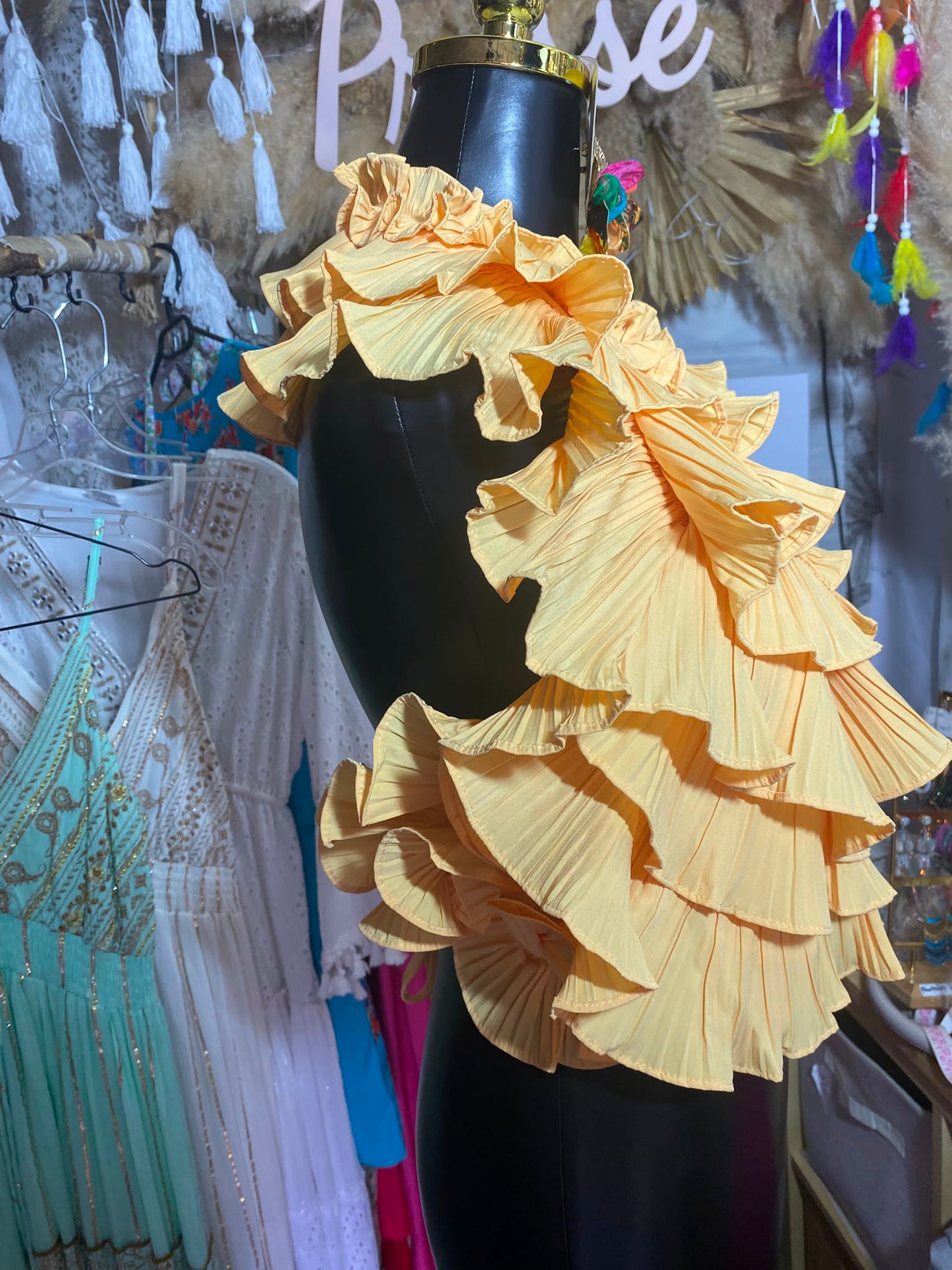 haut creation dos nu magnifique ! jaune